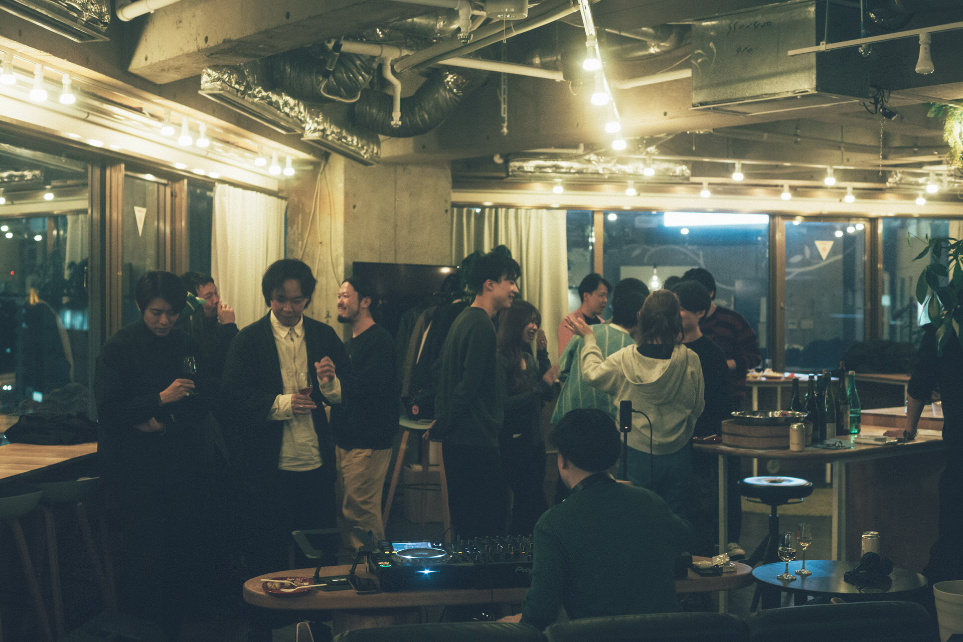 会場の賑わい