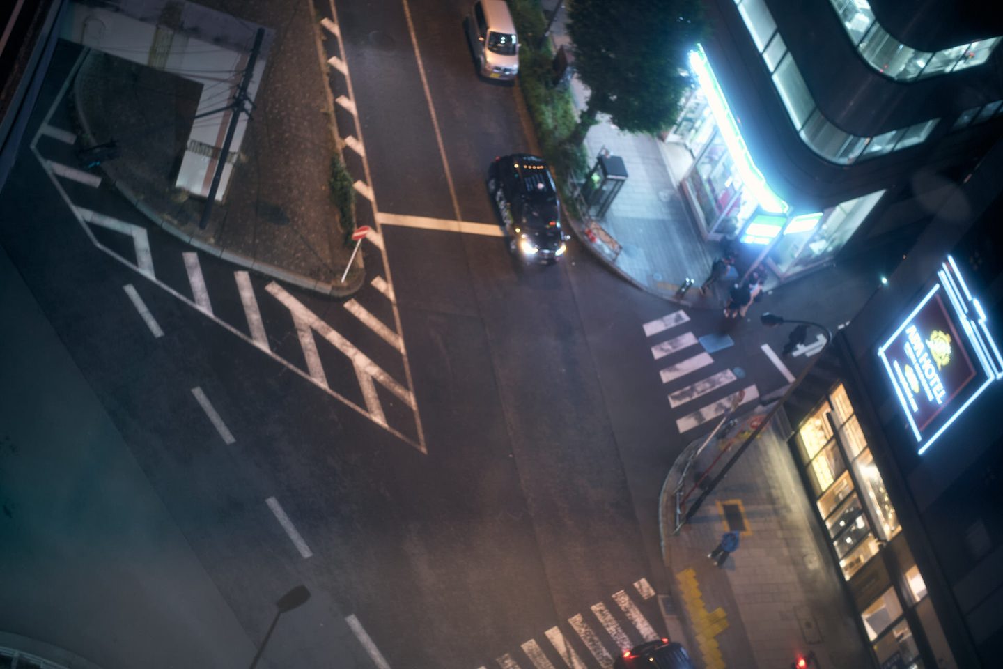 渋谷スクランブル交差点の夜景