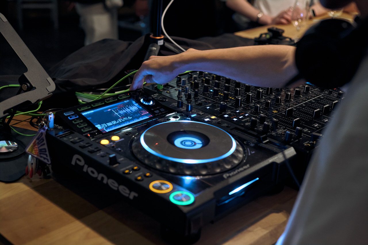 Pioneer のCDJとミキサー