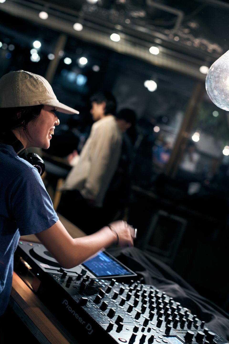 キャップのDJ